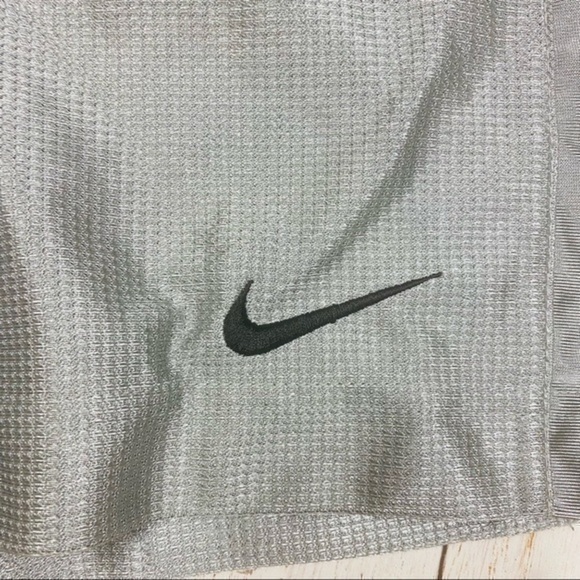 Nike Mens Silver Mesh Lined Athletic Shorts, Size Medium - Picture 8 of 8